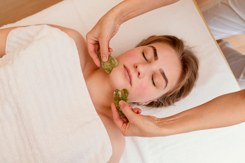 ​5 Signs You Need a Facial Detox